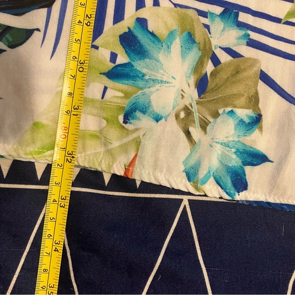 $109 La Blanca In the Moment tropical floral swim coverup. Lightweight. Sz Large - Picture 13 of 14